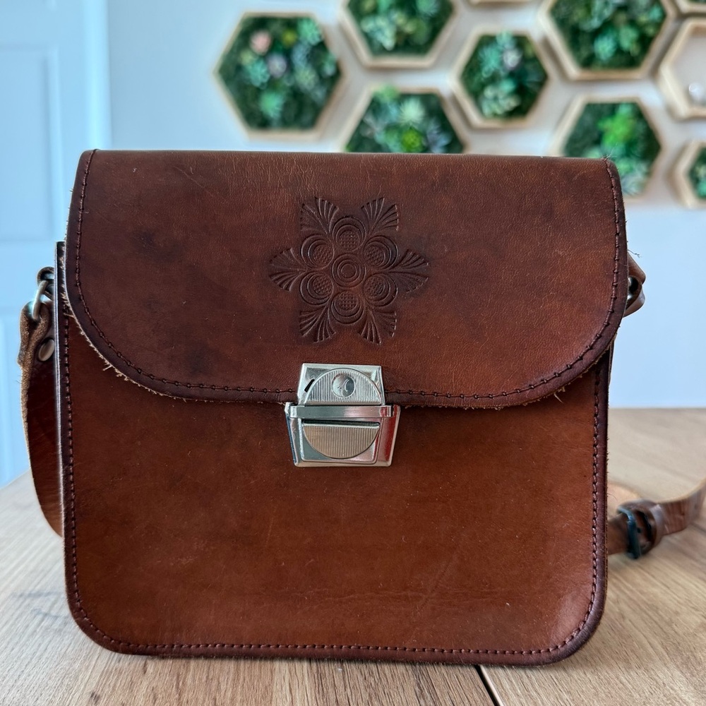 Leather bag- Vintage 70s Hand Tooled Floral Satchel - Bird Lock